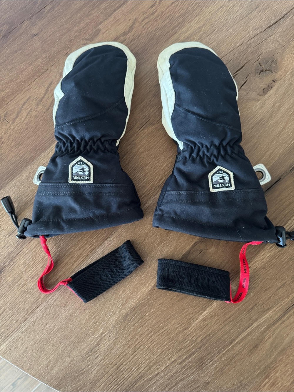 Hestra Women’s Ski Mittens, size 6